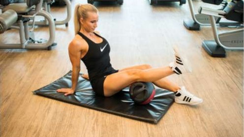 Terminal knee extension straightening the leg over a ball